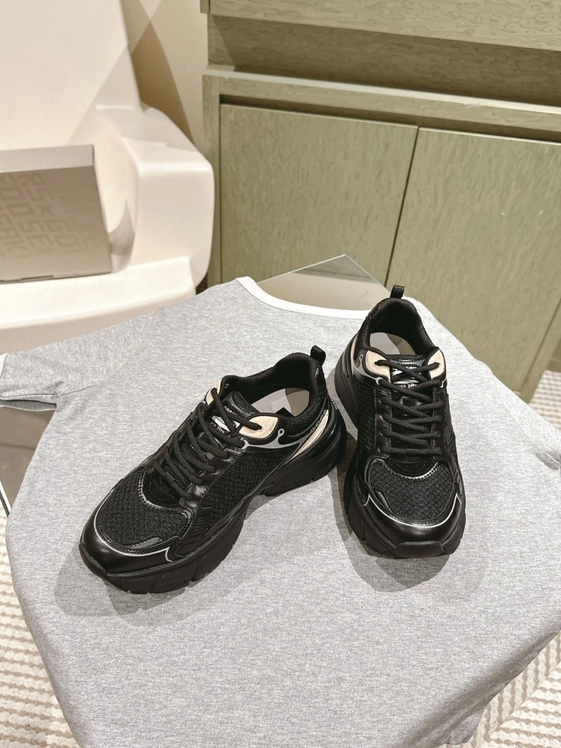 Lightweight Othxr Sneakers 214077