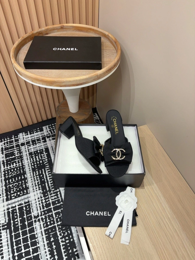 Affordable Chxnxl Slippers 125424