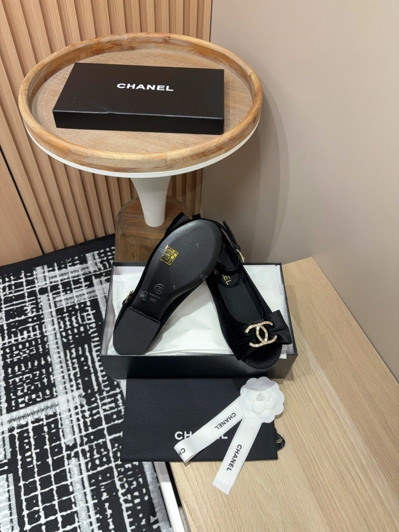 Unique Chxnxl Flat Shoes 125598
