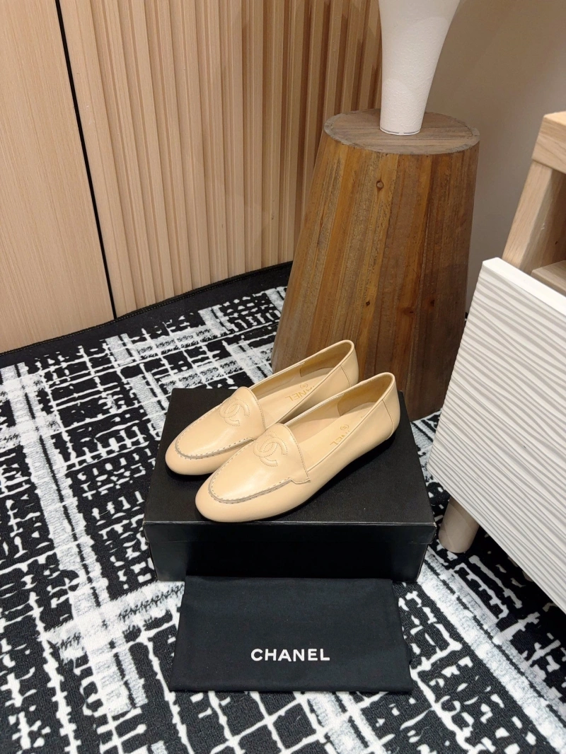 Bold Chxnxl Flat Shoes 125592