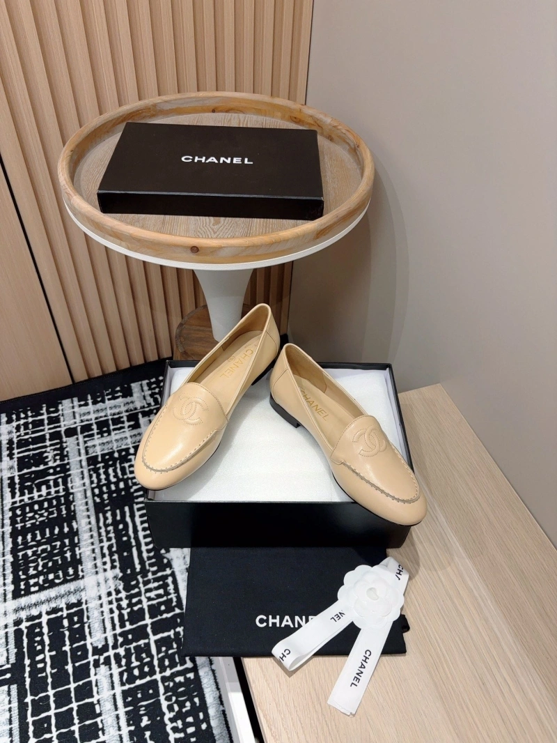 Bold Chxnxl Flat Shoes 125592