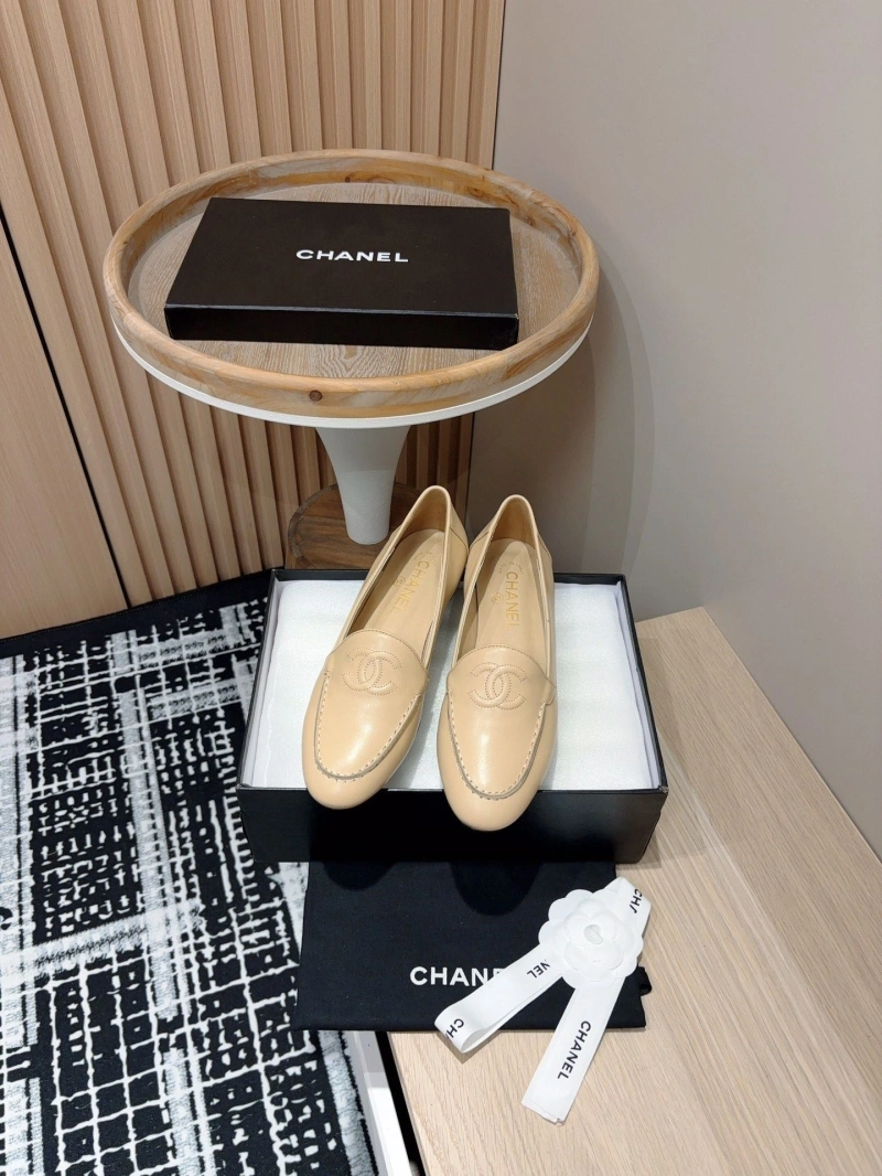 Bold Chxnxl Flat Shoes 125592
