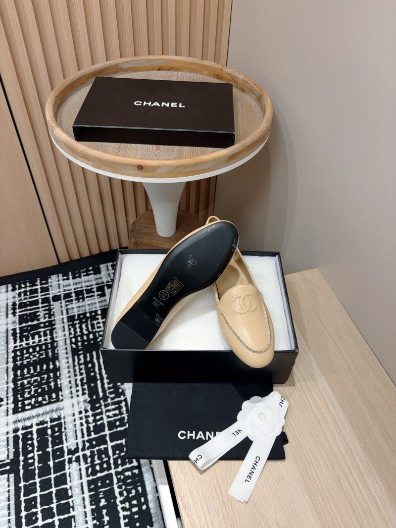 Bold Chxnxl Flat Shoes 125592