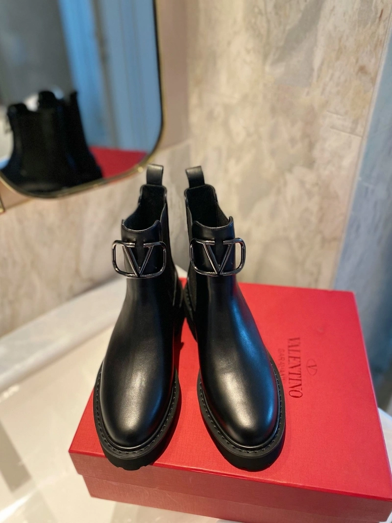 Versatile Vxlxntino Boots 230983