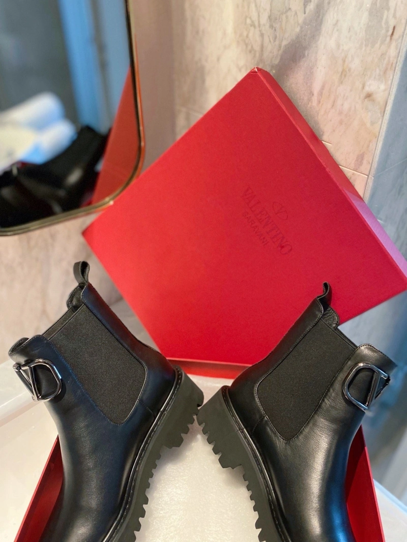 Versatile Vxlxntino Boots 230983