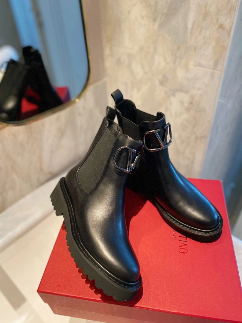 Versatile Vxlxntino Boots 230983