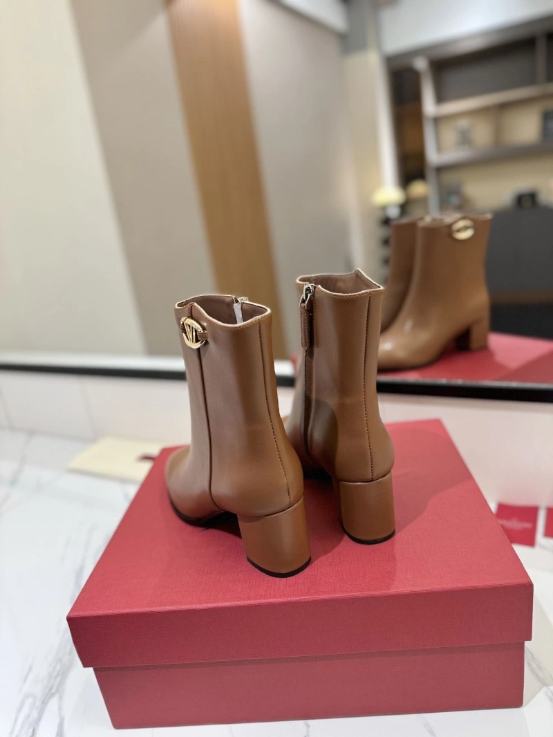 Bright Vxlxntino Boots 230974