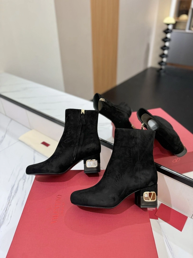 Sophisticated Vxlxntino Boots 230935