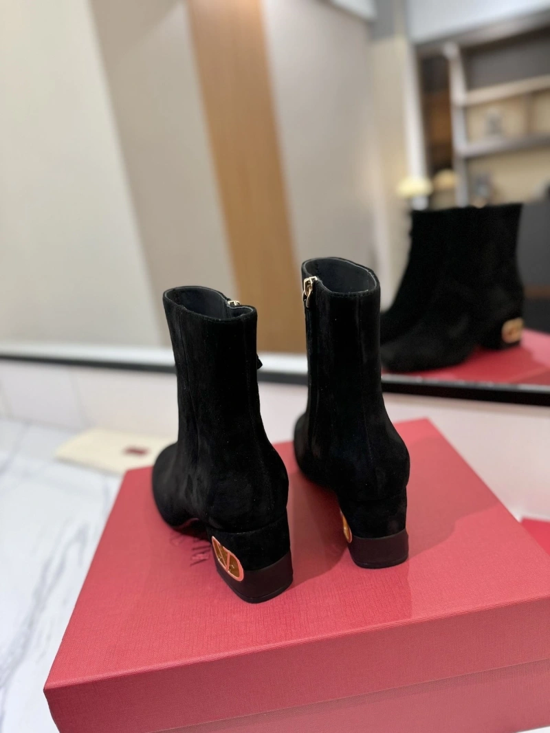Sophisticated Vxlxntino Boots 230935