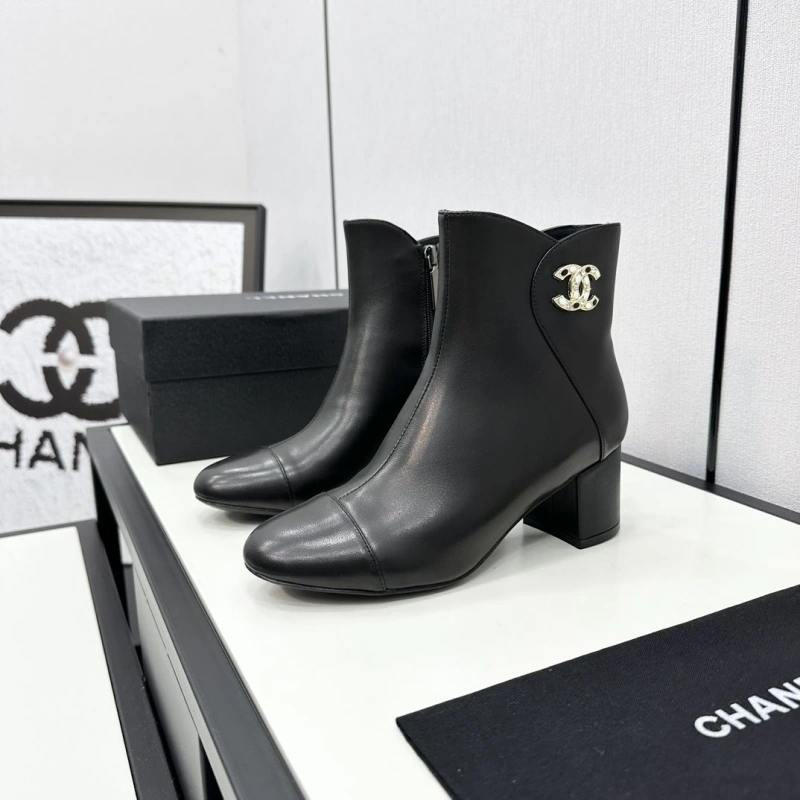Efficient Chxnxl Boots 125740