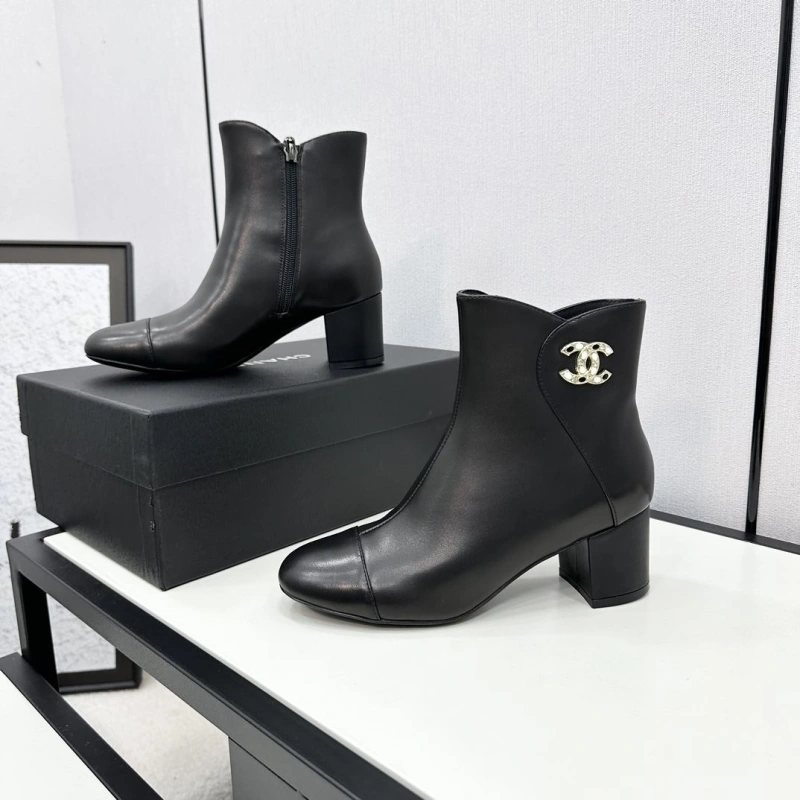Efficient Chxnxl Boots 125740