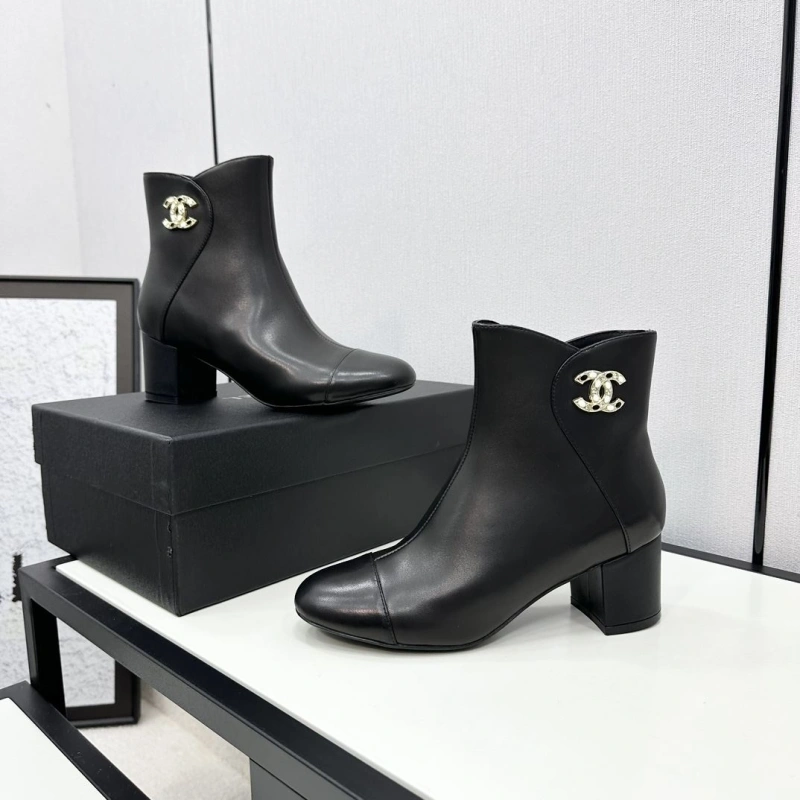 Efficient Chxnxl Boots 125740