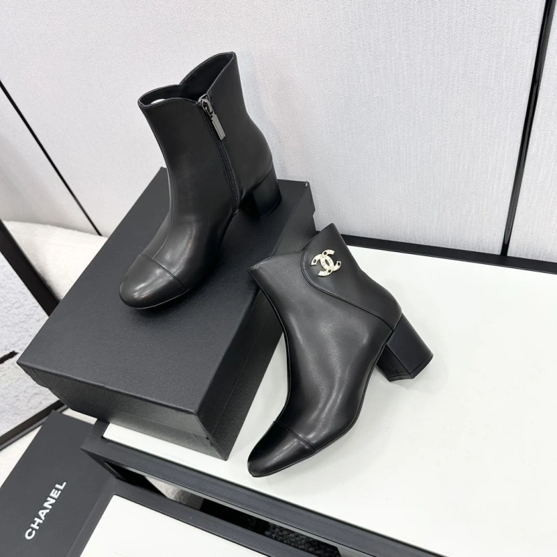 Efficient Chxnxl Boots 125740