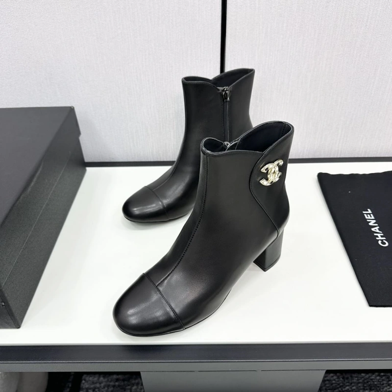Efficient Chxnxl Boots 125740