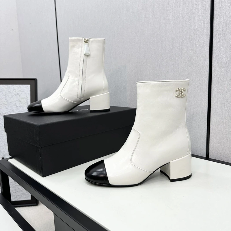 Lightweight Chxnxl Boots 125744