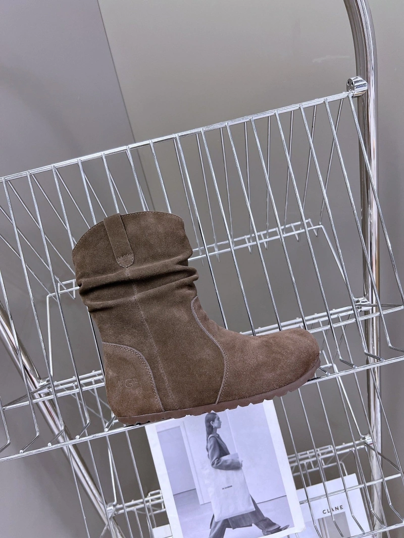 Versatile UGX Boots 228005