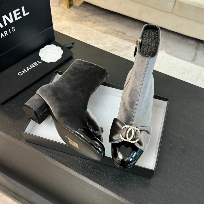 Bold Chxnxl Boots 125738