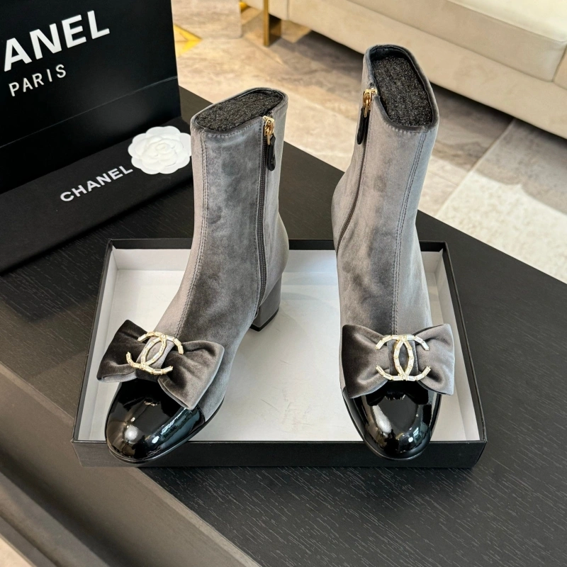 Bold Chxnxl Boots 125738