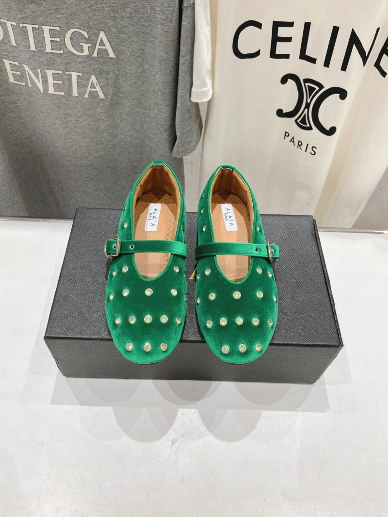 Othxr flat shoes Practical 214230