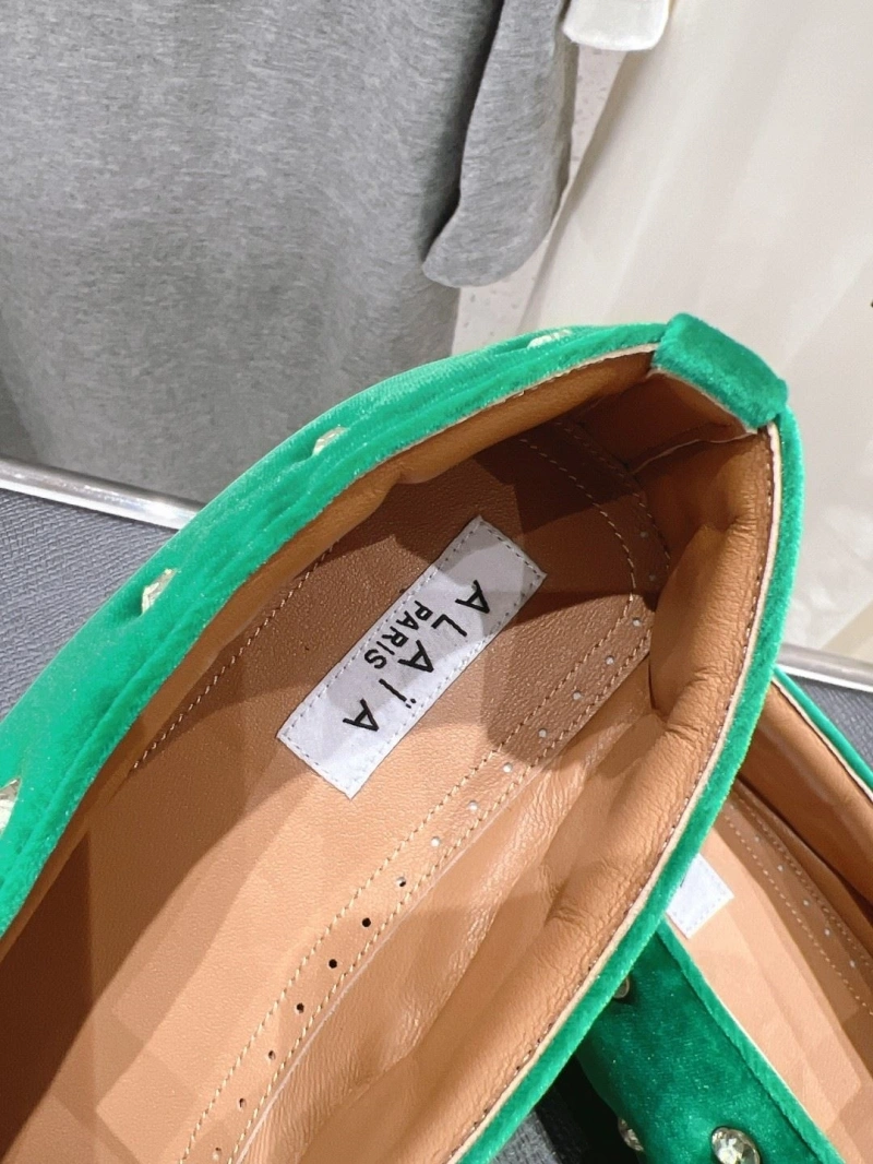 Othxr flat shoes Practical 214230