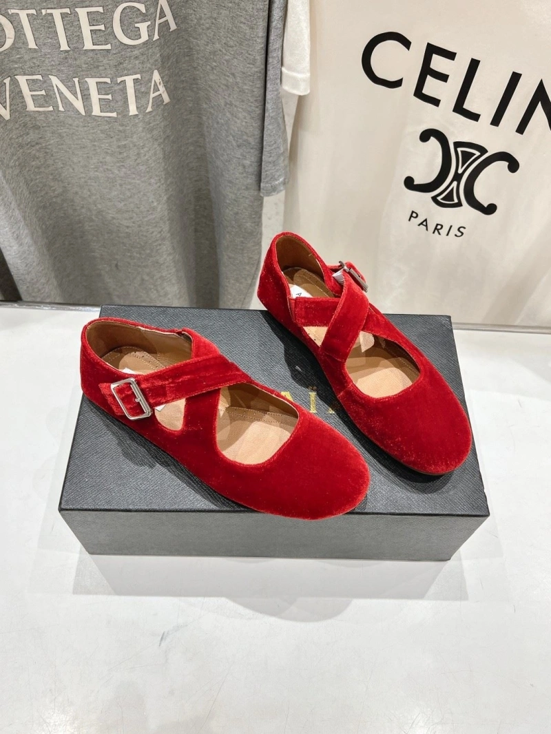 Minimalist Othxr flat shoes 214218