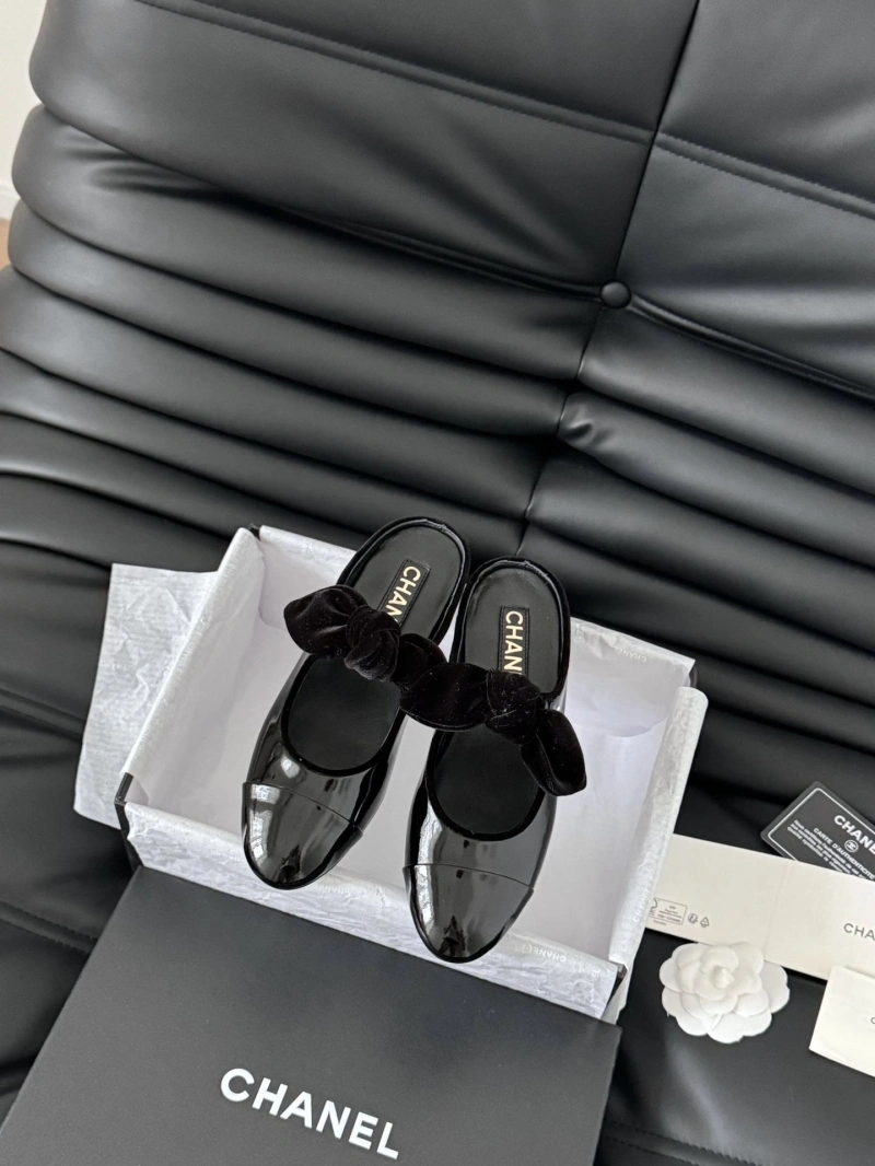 Reliable Chxnxl Slippers 125414