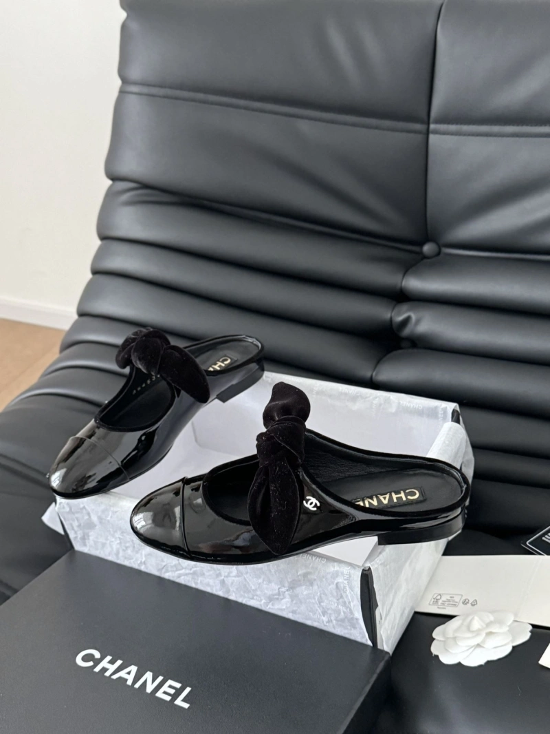 Reliable Chxnxl Slippers 125414