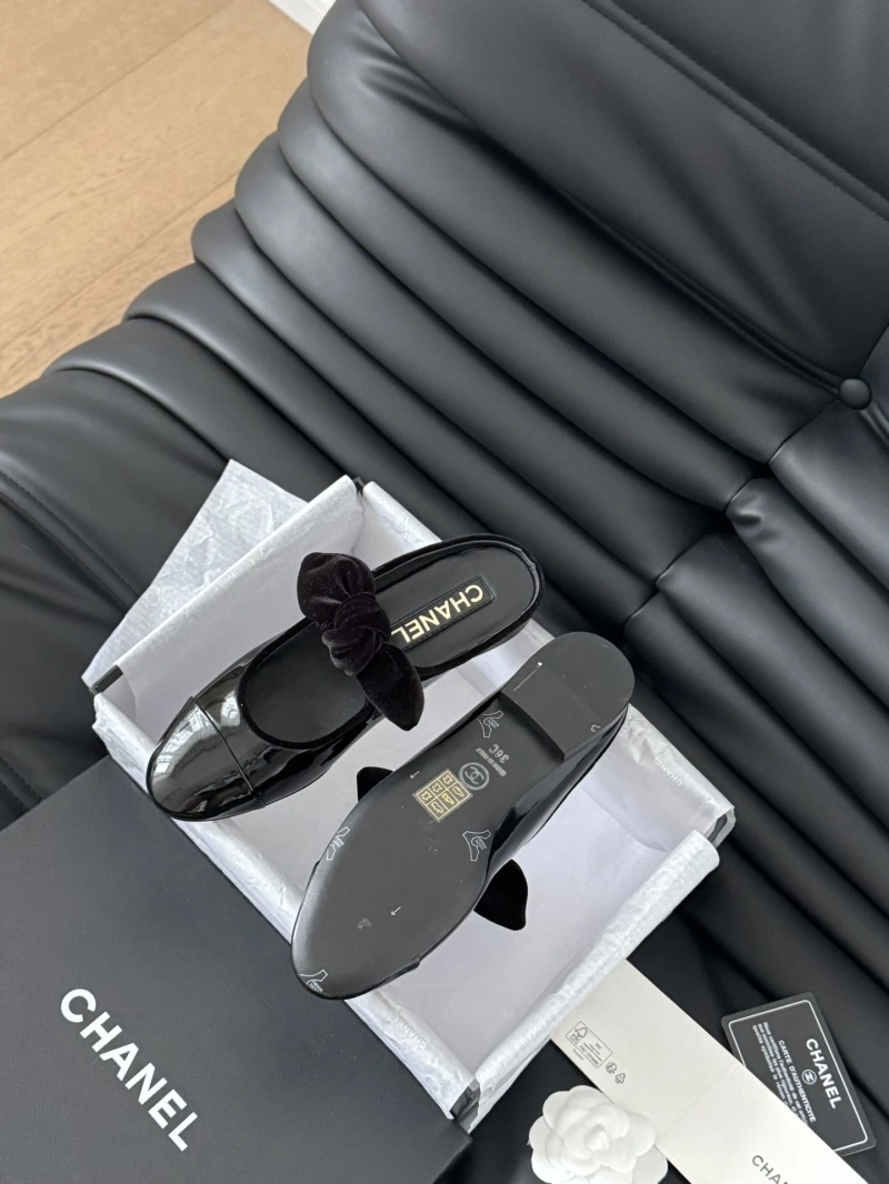 Reliable Chxnxl Slippers 125414
