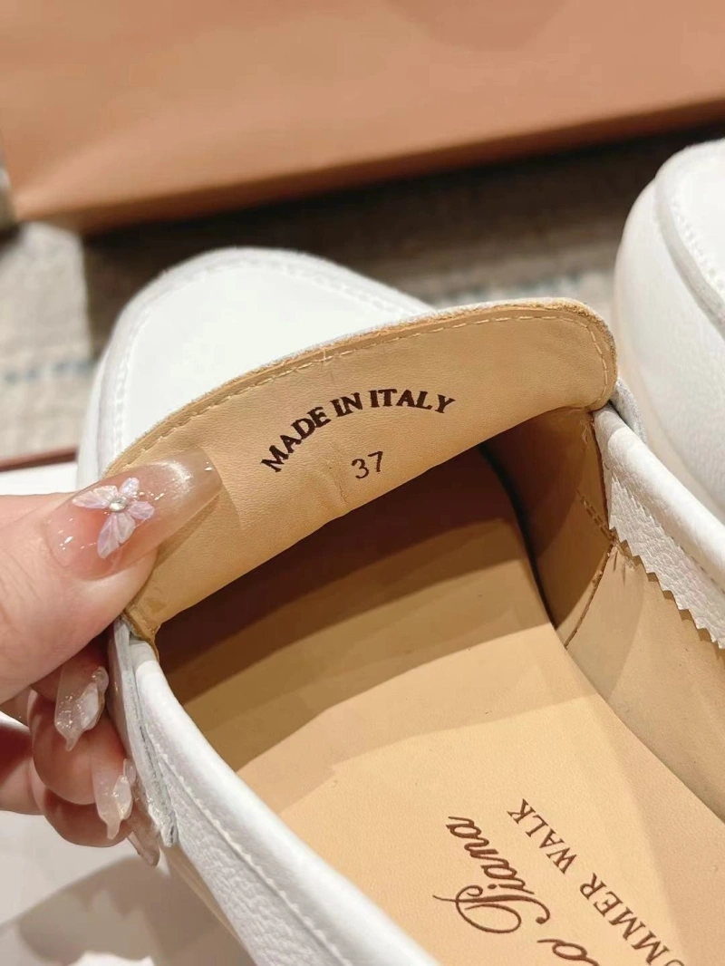 Versatile Othxr Sneakers 214030