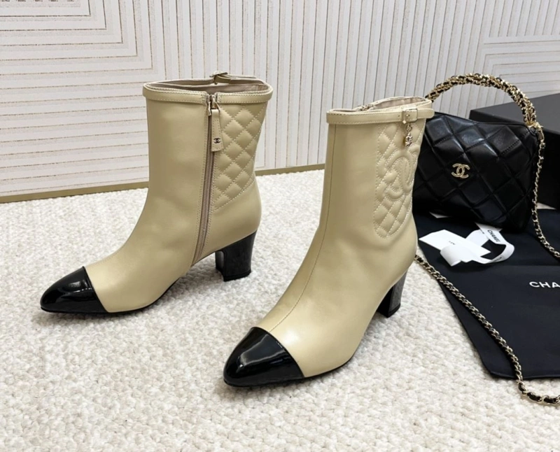 Unique Chxnxl Boots 125706