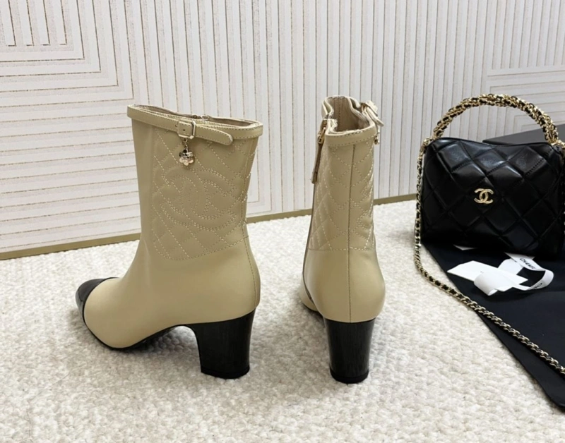 Unique Chxnxl Boots 125706