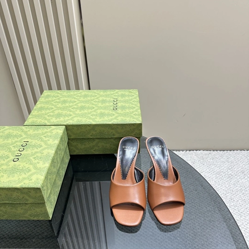 Versatile Gxccx Slippers 165457