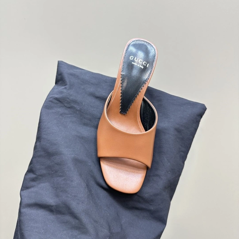 Versatile Gxccx Slippers 165457