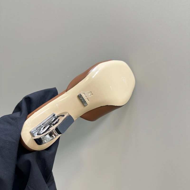 Versatile Gxccx Slippers 165457