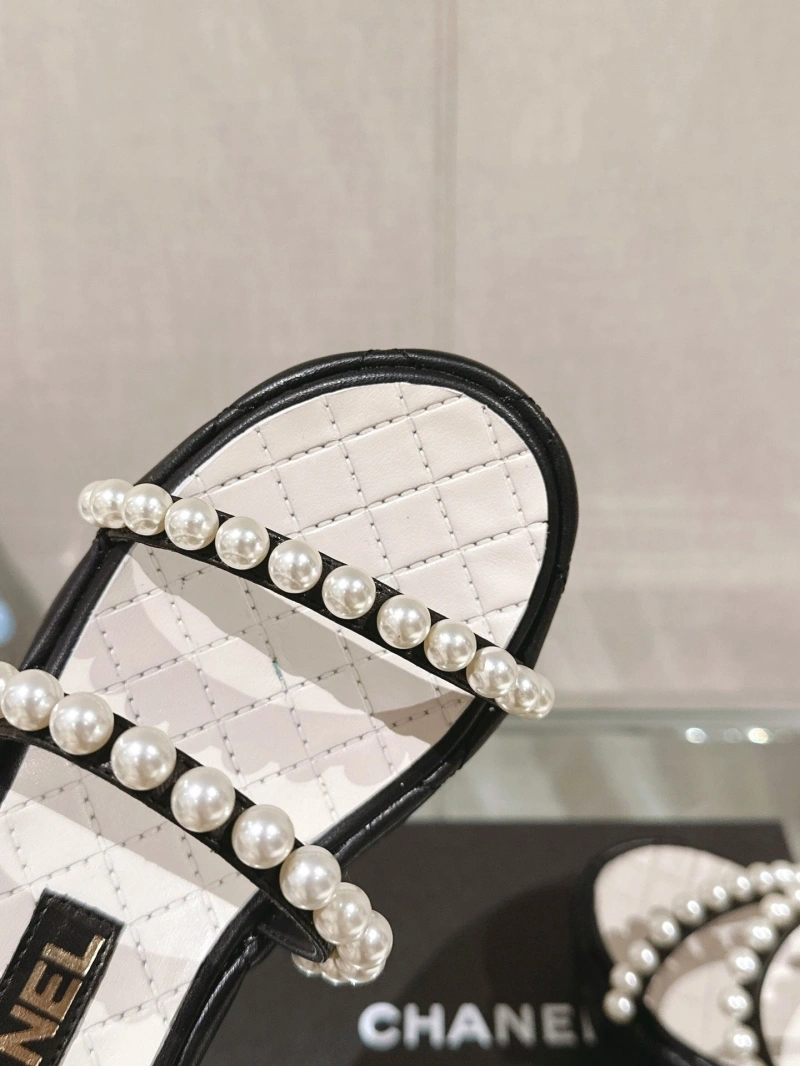 Trendsetting Chxnxl Sandals 132806