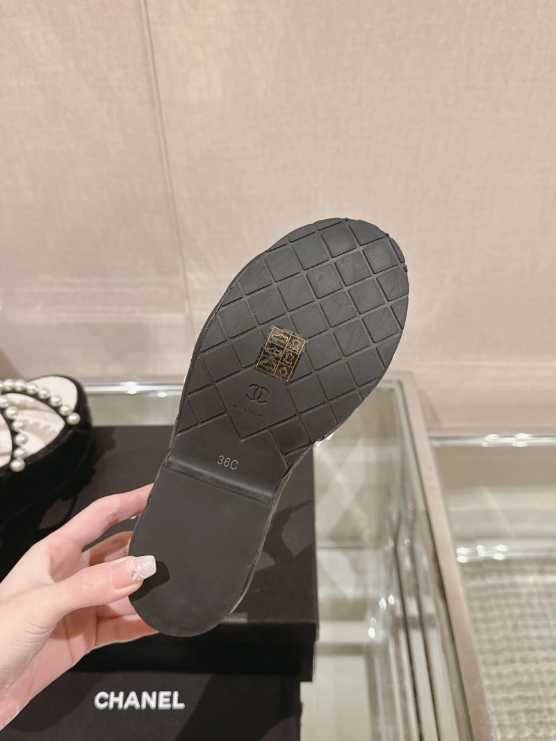 Trendsetting Chxnxl Sandals 132806