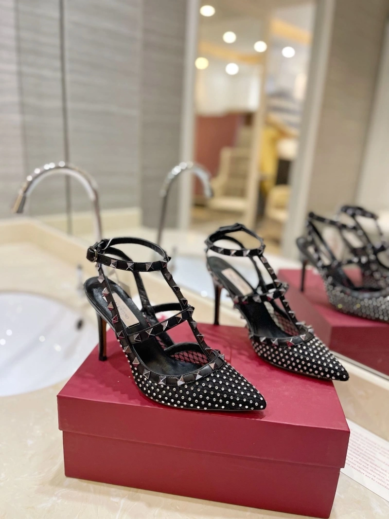 WellDesigned Vxlxntino High Heels 232781