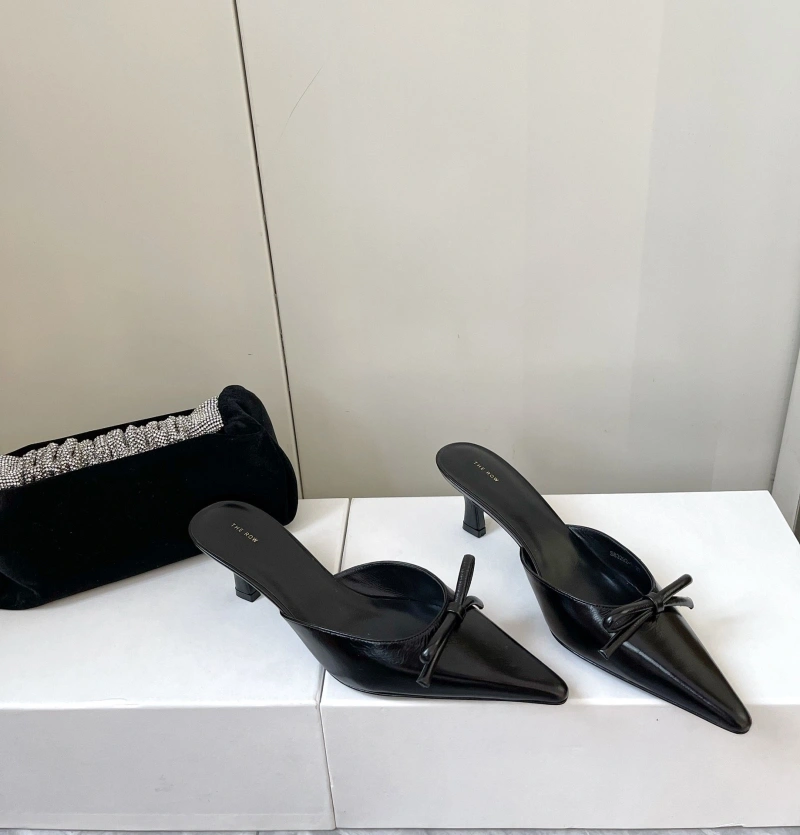 Fashionable Othxr Slippers 216687