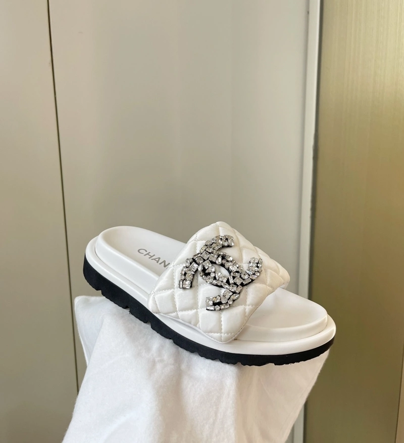 Reliable Chxnxl Slippers 132589