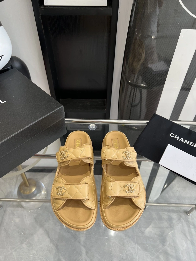 HighQuality Chxnxl Slippers 132577