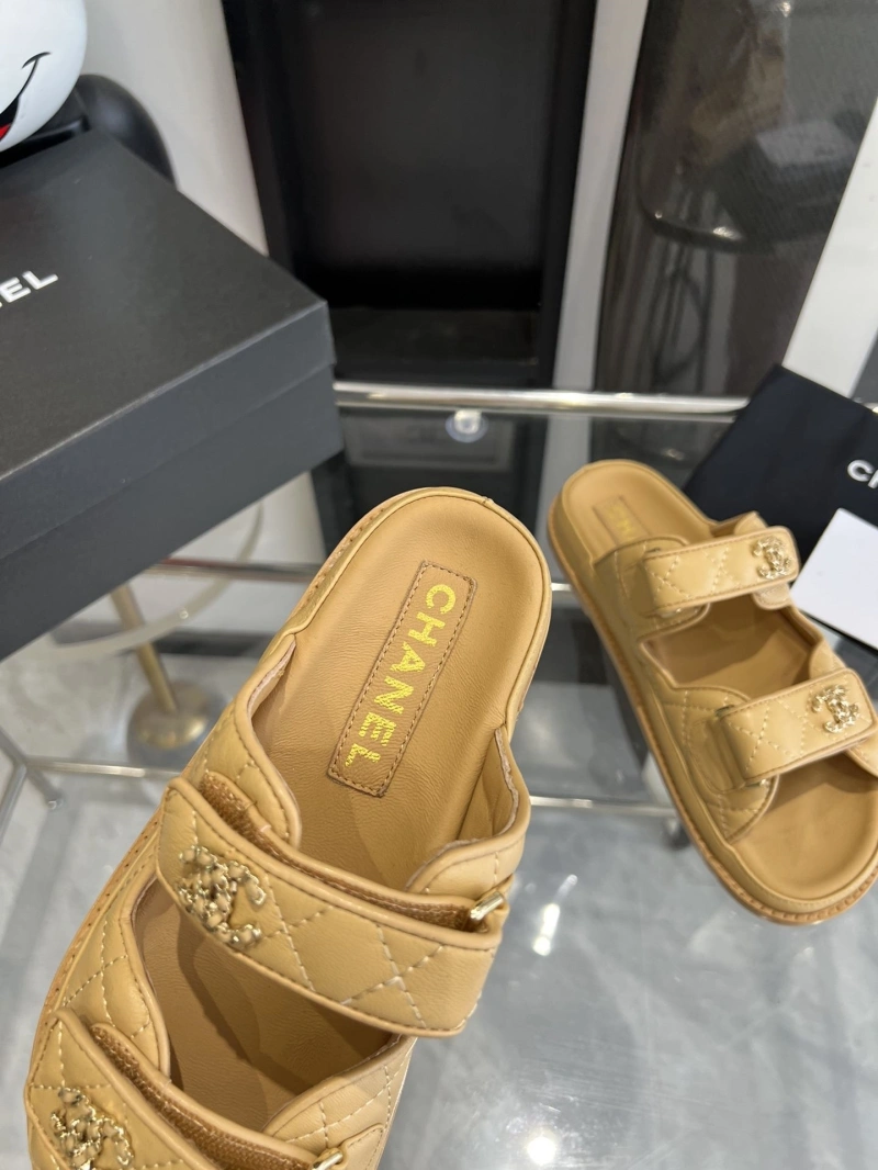 HighQuality Chxnxl Slippers 132577
