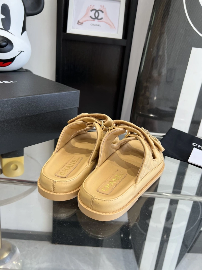HighQuality Chxnxl Slippers 132577