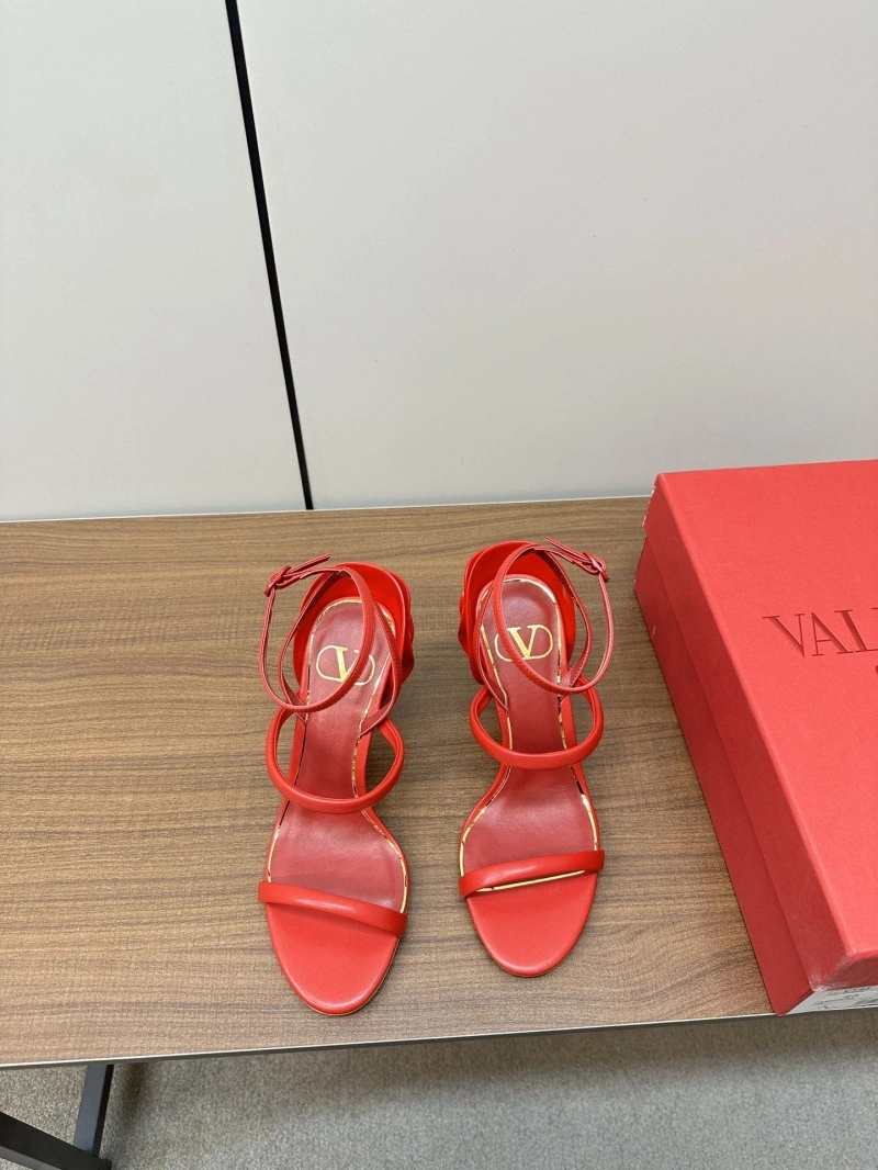Trendsetting Vxlxntino High Heels 232776