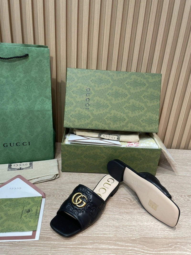 Fashionable Gxccx Slippers 165411