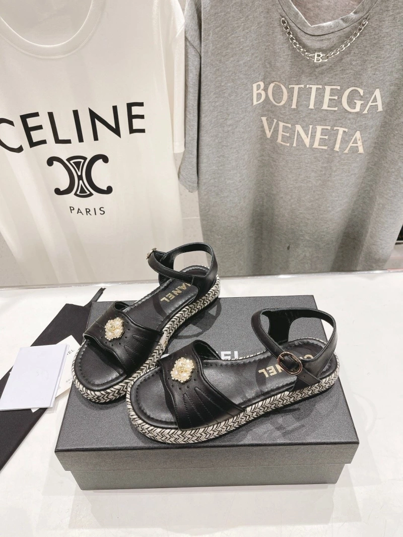 NewStyle Chxnxl Sandals 132772
