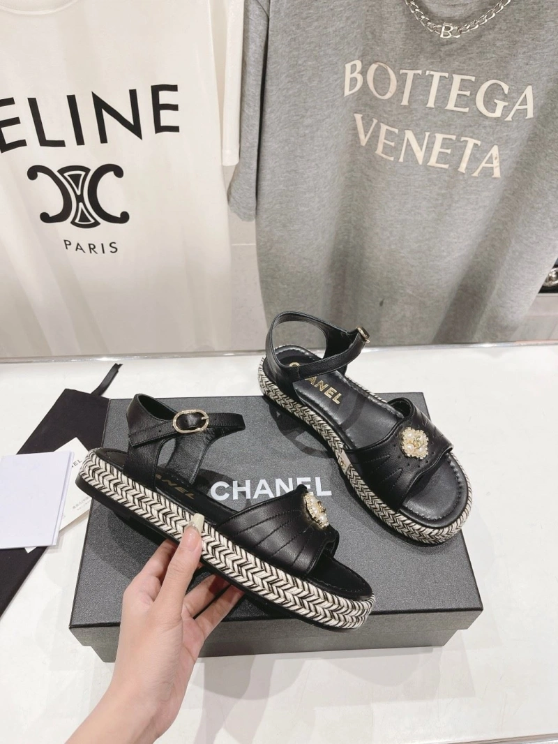 NewStyle Chxnxl Sandals 132772