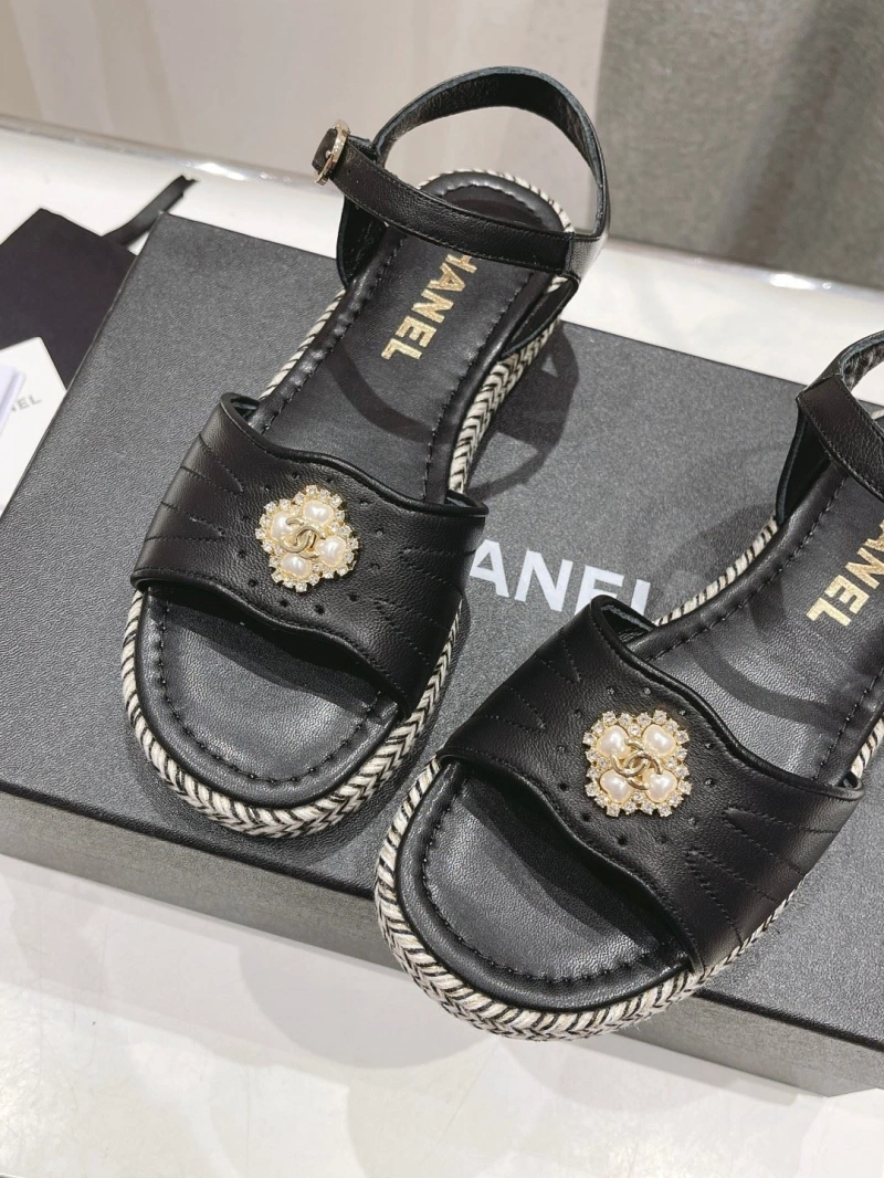 NewStyle Chxnxl Sandals 132772