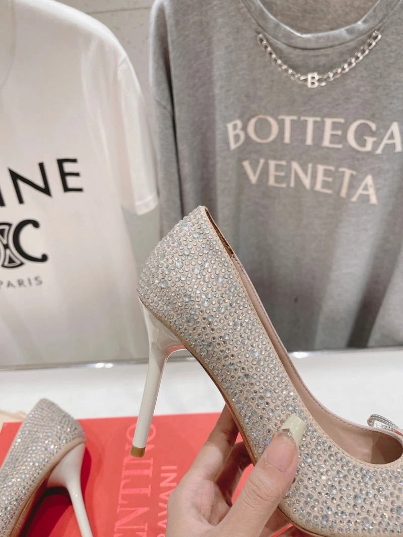 ModernLook Vxlxntino High Heels 232735