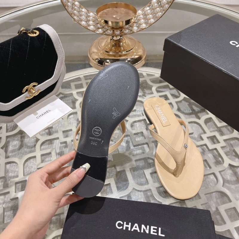 Cozy Chxnxl Slippers 132561