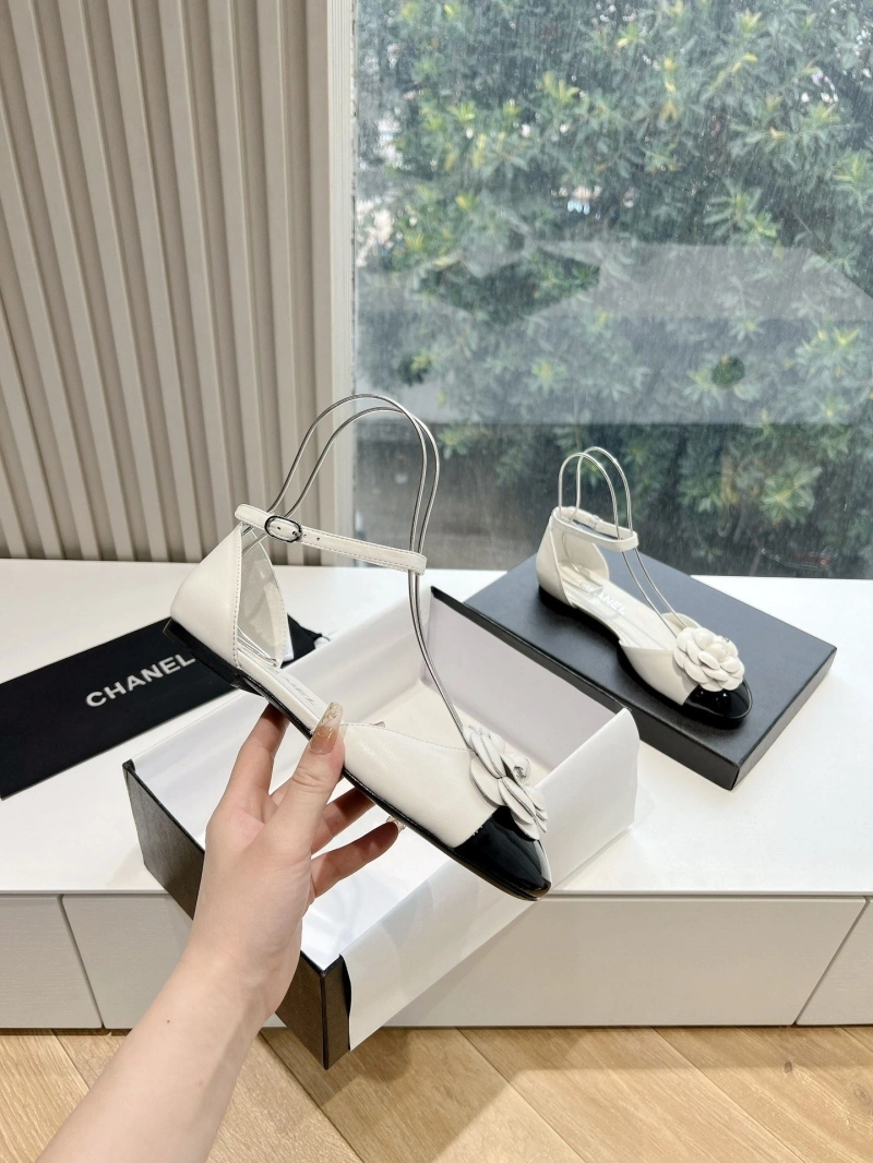 Resilient Chxnxl Sandals 132755